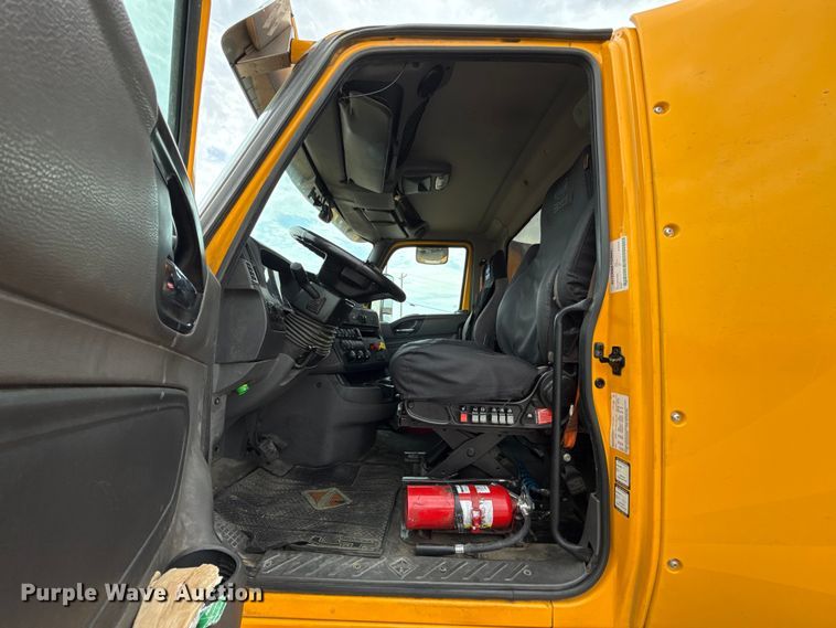 image for item FC4047 2023 International LT625 semi truck