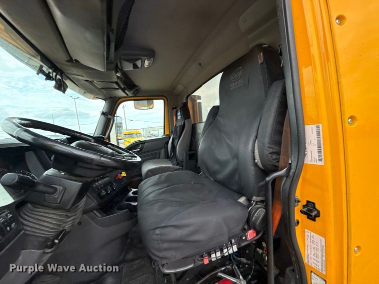 image for item FC4047 2023 International LT625 semi truck