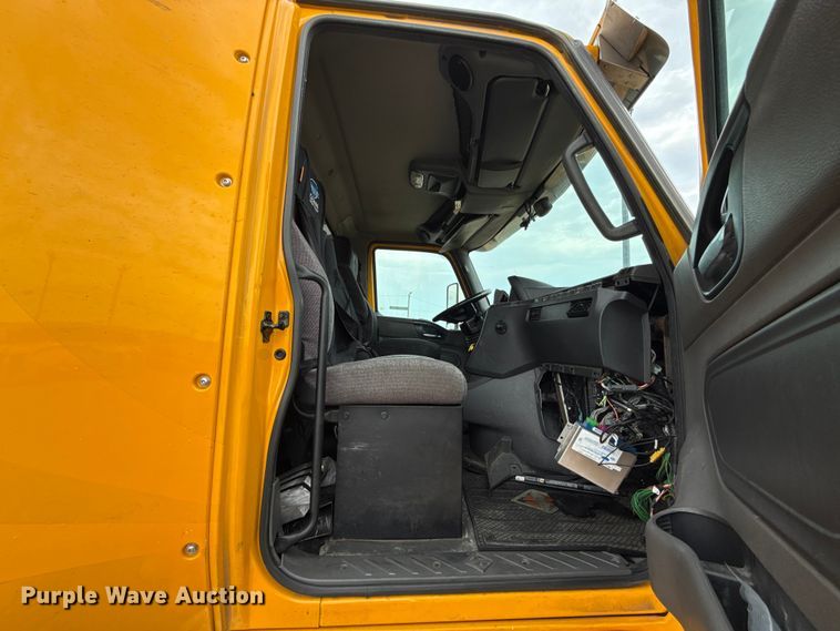 image for item FC4047 2023 International LT625 semi truck