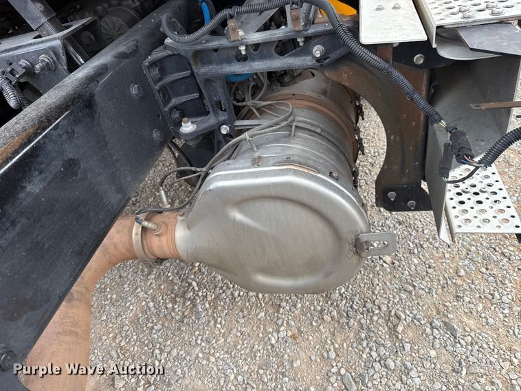 image for item FC4047 2023 International LT625 semi truck