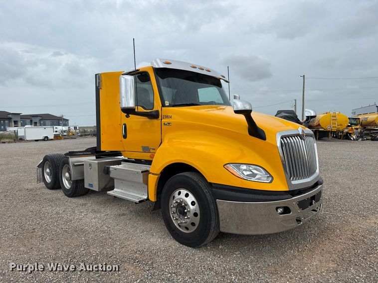 image for item FC4048 2023 International LT625 semi truck