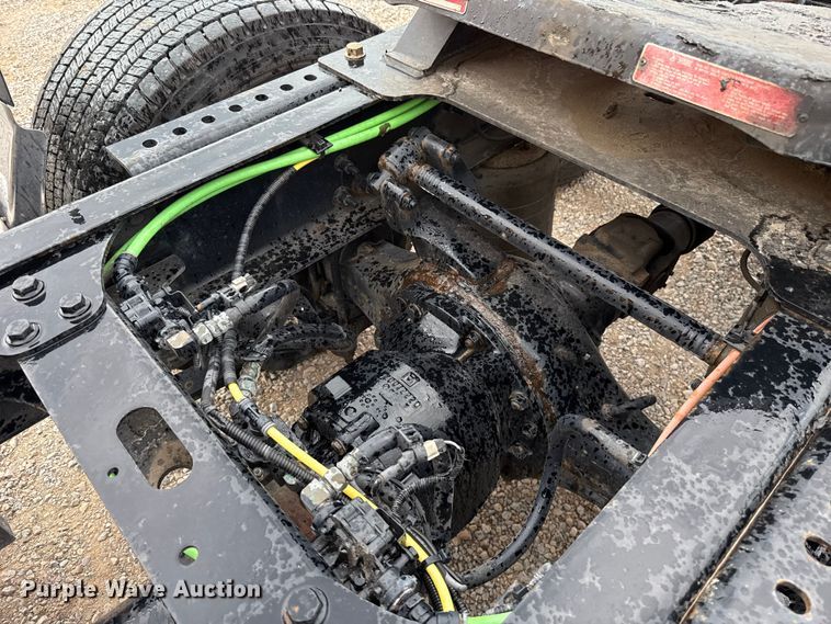 image for item FC4048 2023 International LT625 semi truck