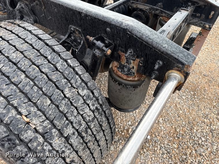image for item FC4048 2023 International LT625 semi truck