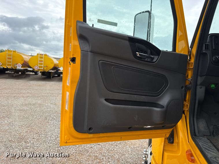 image for item FC4048 2023 International LT625 semi truck