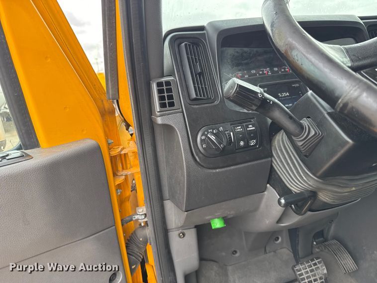 image for item FC4048 2023 International LT625 semi truck