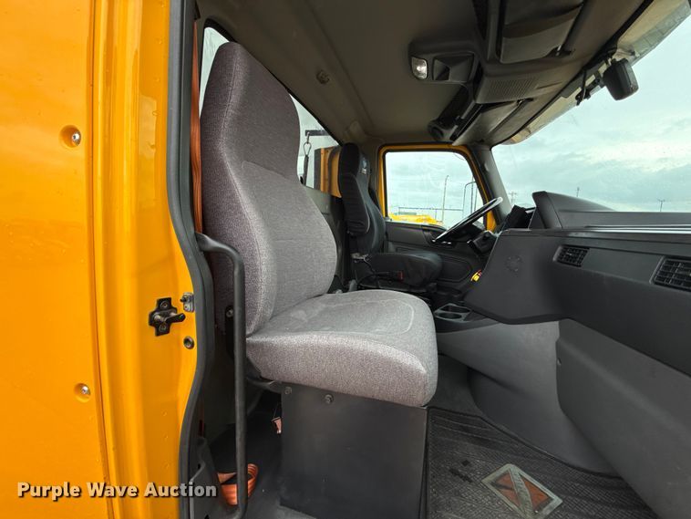image for item FC4048 2023 International LT625 semi truck