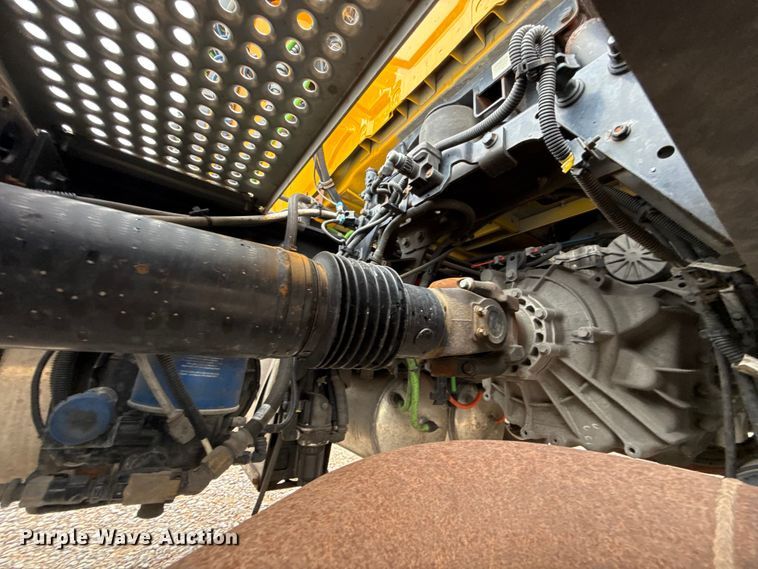 image for item FC4048 2023 International LT625 semi truck