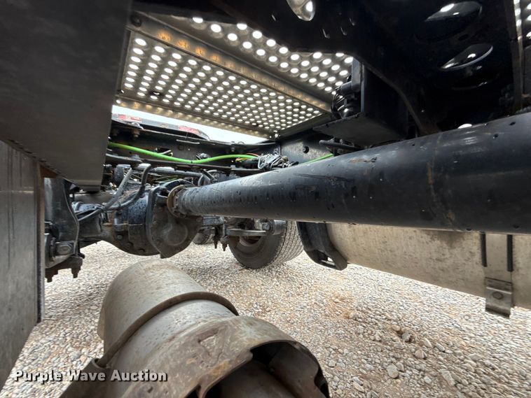 image for item FC4048 2023 International LT625 semi truck
