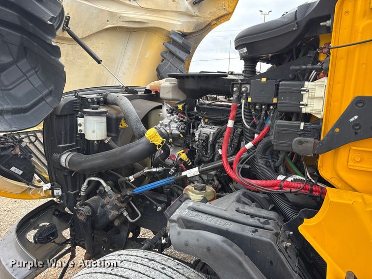 image for item FC4048 2023 International LT625 semi truck