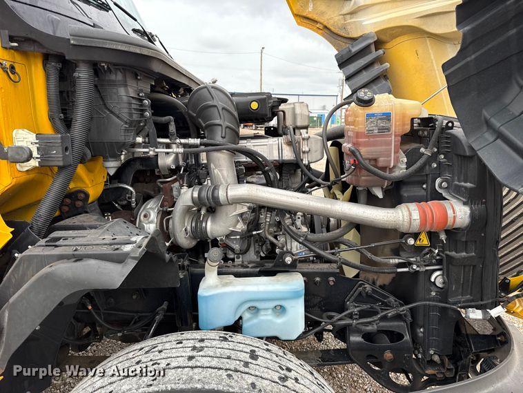image for item FC4048 2023 International LT625 semi truck