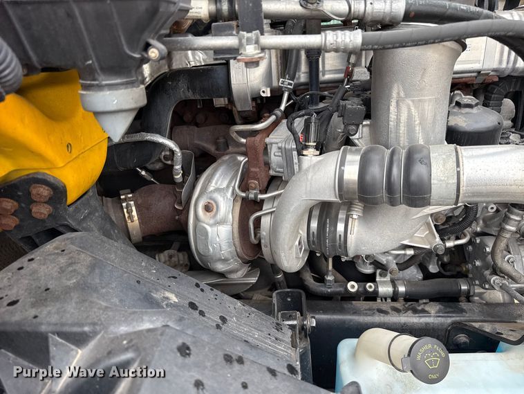 image for item FC4048 2023 International LT625 semi truck
