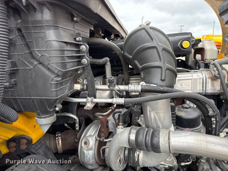image for item FC4048 2023 International LT625 semi truck
