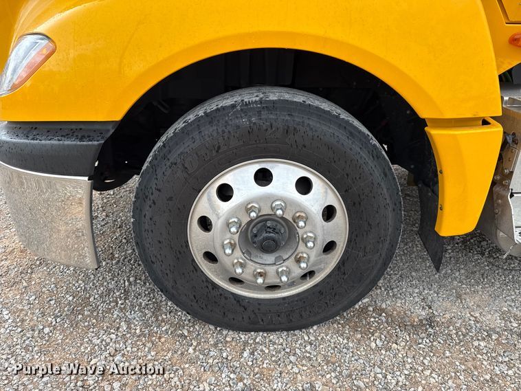 image for item FC4048 2023 International LT625 semi truck