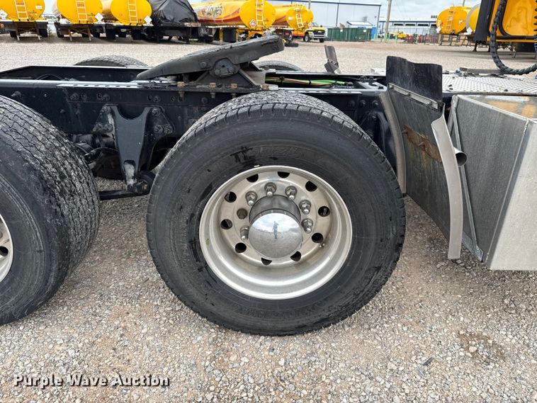 image for item FC4048 2023 International LT625 semi truck