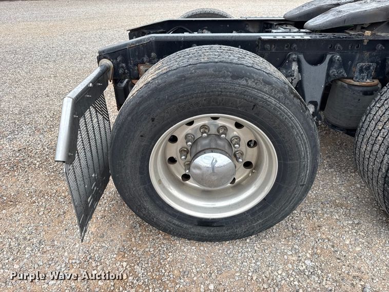 image for item FC4048 2023 International LT625 semi truck