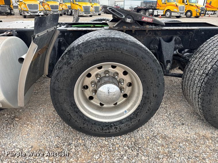 image for item FC4048 2023 International LT625 semi truck