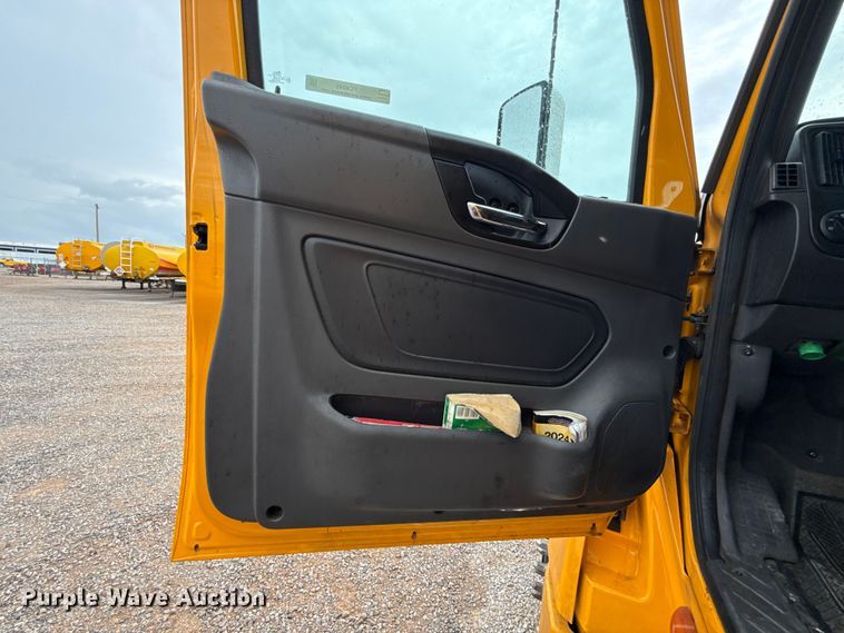 image for item FC4049 2024 International LT625 semi truck