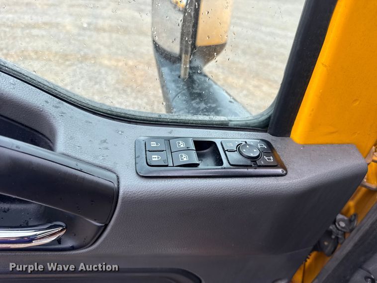 image for item FC4049 2024 International LT625 semi truck