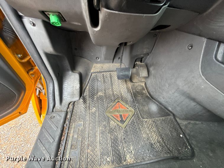 image for item FC4049 2024 International LT625 semi truck
