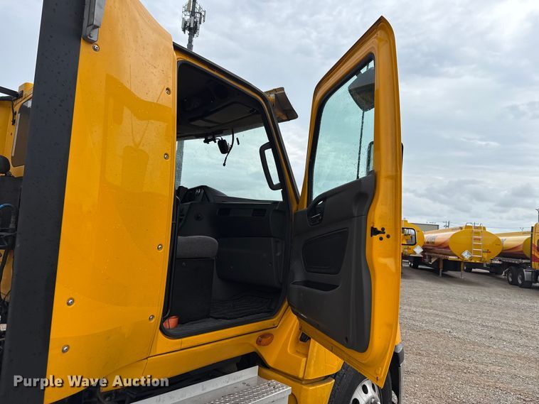image for item FC4049 2024 International LT625 semi truck