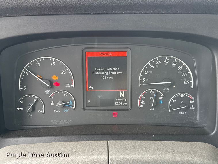 image for item FC4050 2022 Freightliner Cascadia 126 semi truck