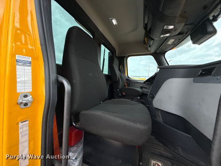 image for item FC4050 2022 Freightliner Cascadia 126 semi truck