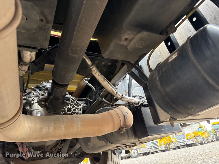 image for item FC4050 2022 Freightliner Cascadia 126 semi truck