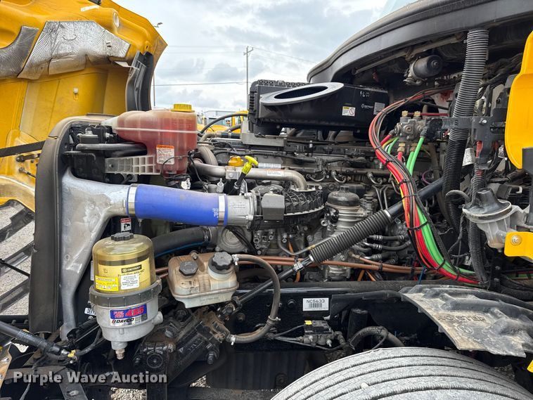 image for item FC4050 2022 Freightliner Cascadia 126 semi truck