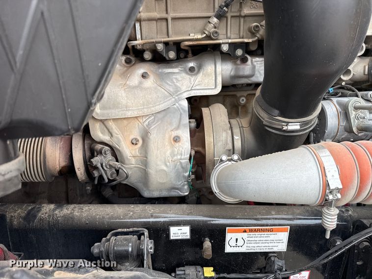 image for item FC4050 2022 Freightliner Cascadia 126 semi truck