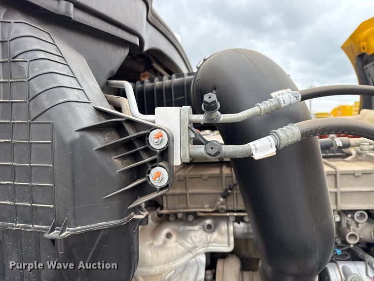 image for item FC4050 2022 Freightliner Cascadia 126 semi truck