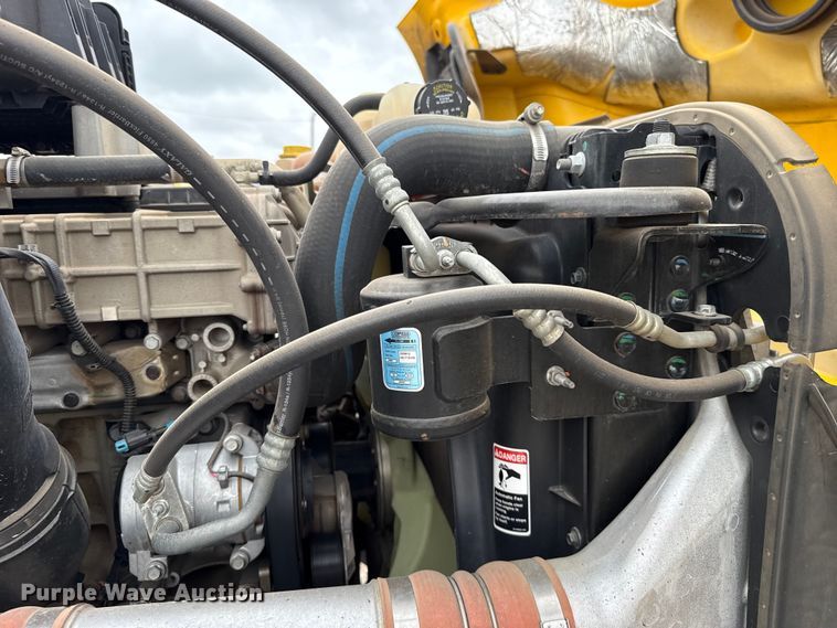 image for item FC4050 2022 Freightliner Cascadia 126 semi truck
