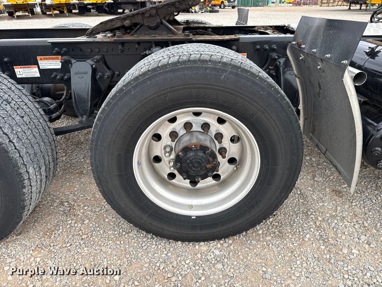 image for item FC4050 2022 Freightliner Cascadia 126 semi truck