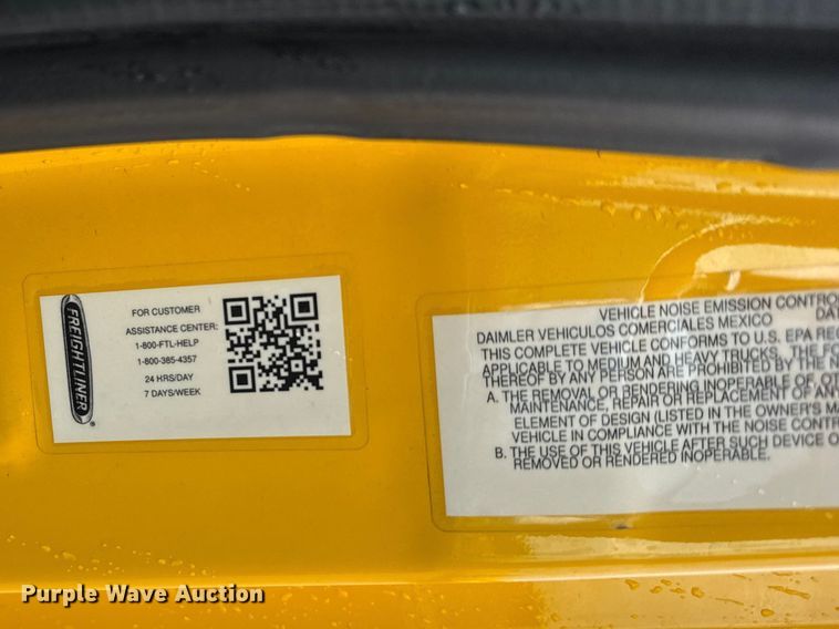 image for item FC4050 2022 Freightliner Cascadia 126 semi truck