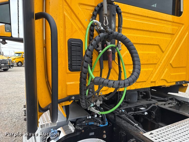 image for item FC4051 2023 International LT625 semi truck
