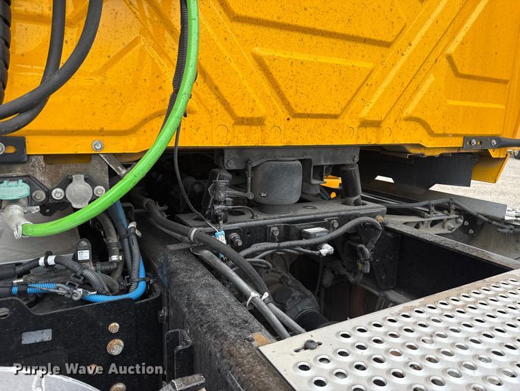 image for item FC4051 2023 International LT625 semi truck