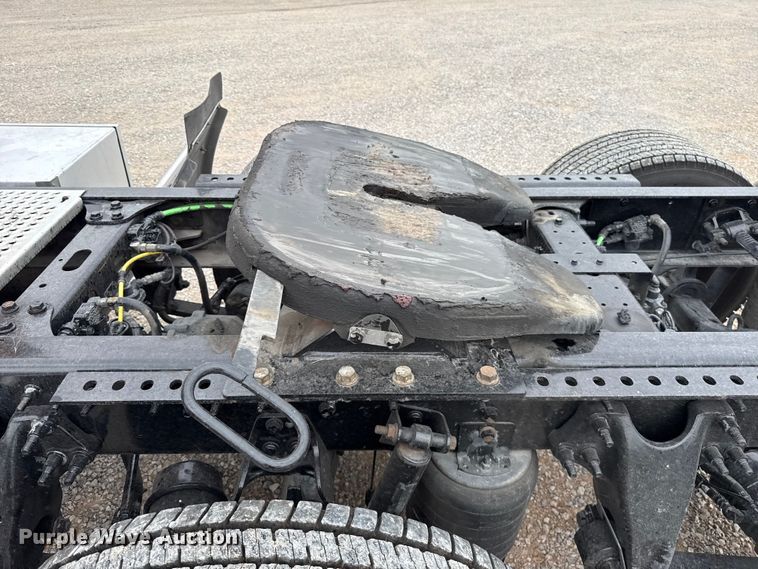 image for item FC4051 2023 International LT625 semi truck