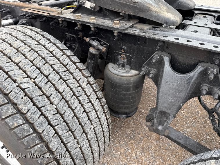 image for item FC4051 2023 International LT625 semi truck