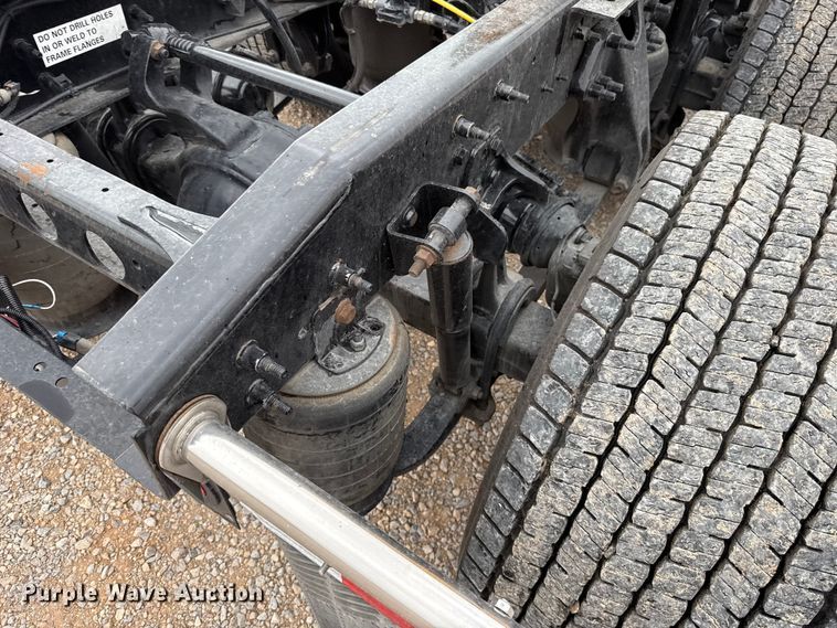 image for item FC4051 2023 International LT625 semi truck