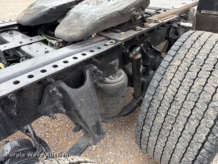image for item FC4051 2023 International LT625 semi truck