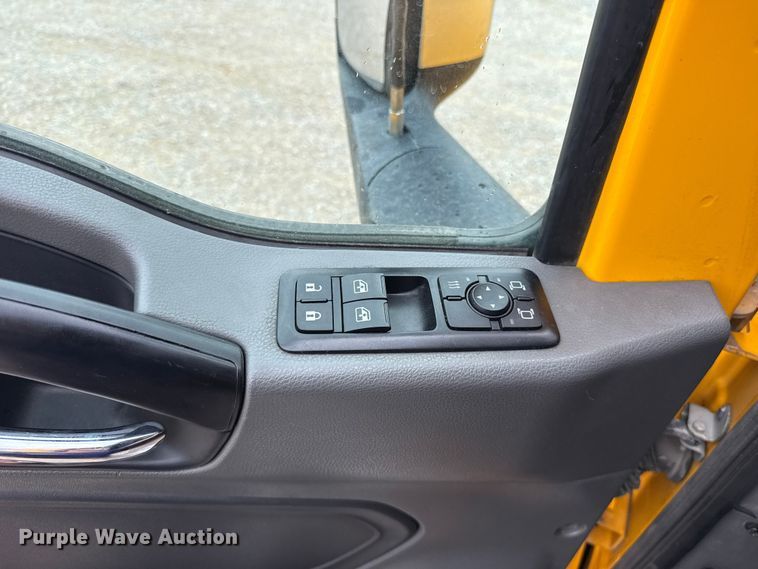 image for item FC4051 2023 International LT625 semi truck
