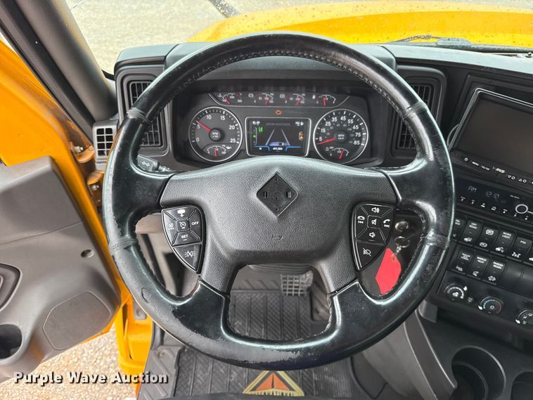 image for item FC4051 2023 International LT625 semi truck