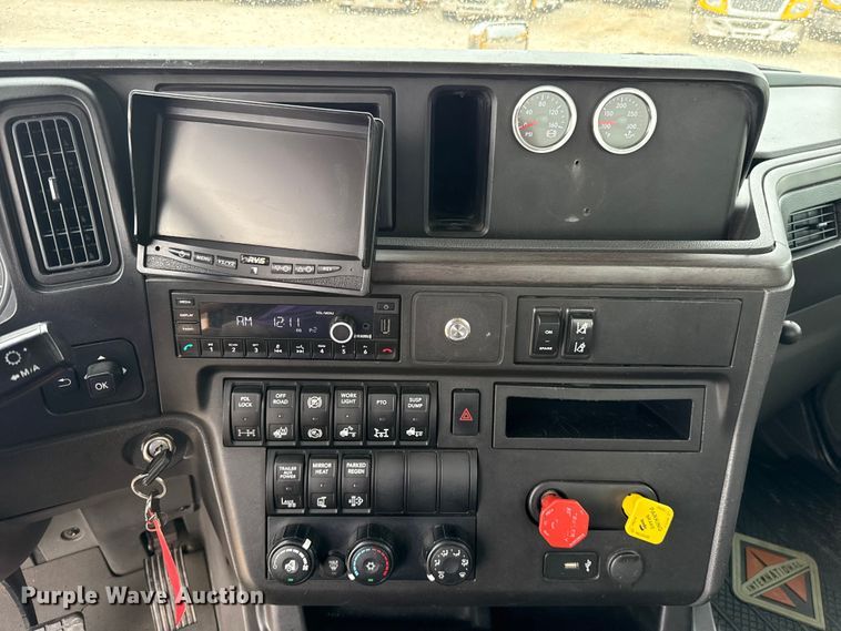 image for item FC4051 2023 International LT625 semi truck