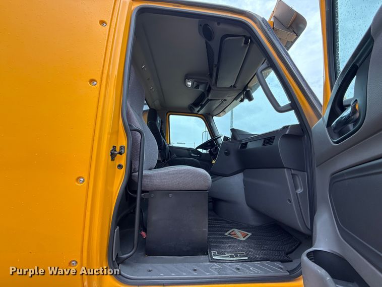 image for item FC4051 2023 International LT625 semi truck