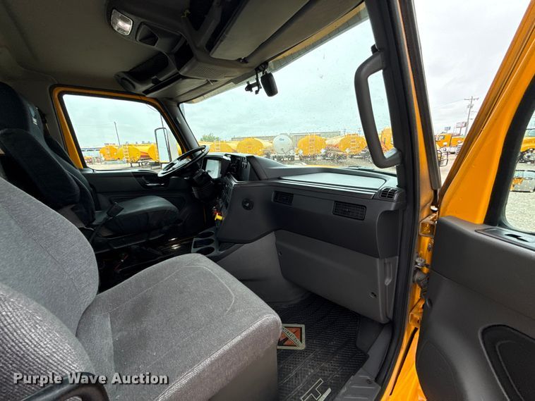 image for item FC4051 2023 International LT625 semi truck