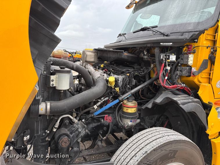 image for item FC4051 2023 International LT625 semi truck