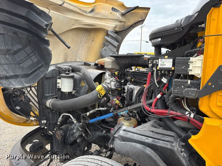 image for item FC4051 2023 International LT625 semi truck