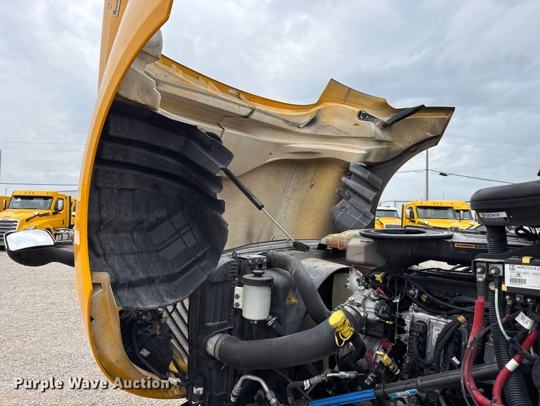 image for item FC4051 2023 International LT625 semi truck