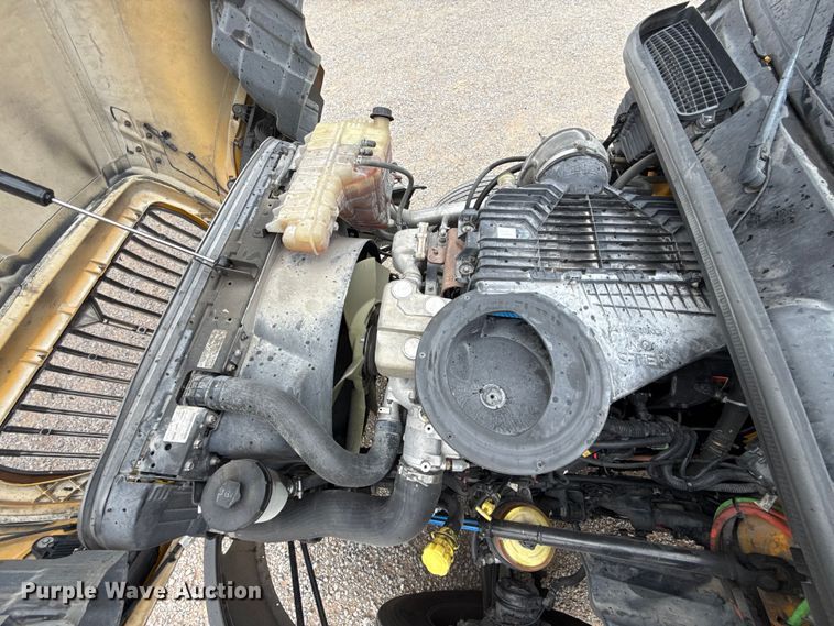 image for item FC4051 2023 International LT625 semi truck