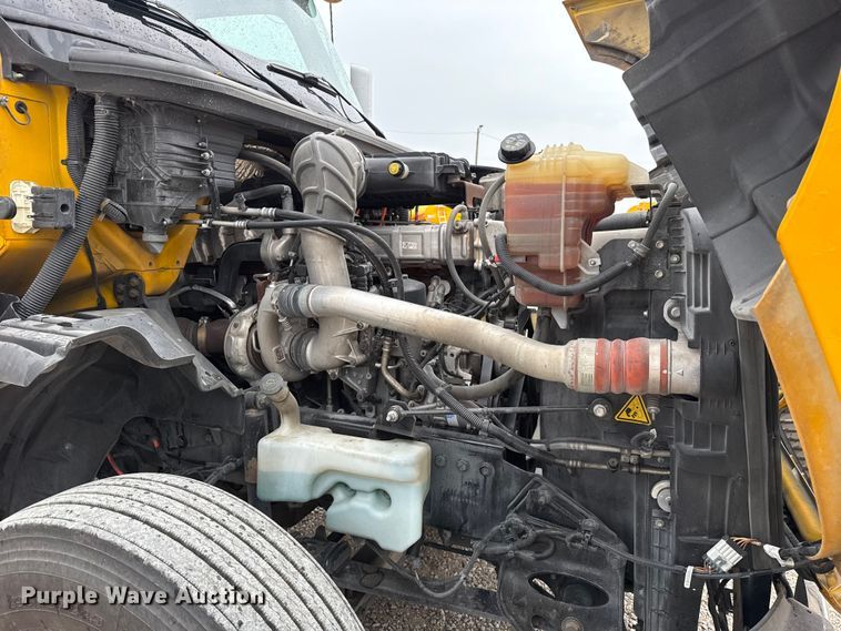 image for item FC4051 2023 International LT625 semi truck
