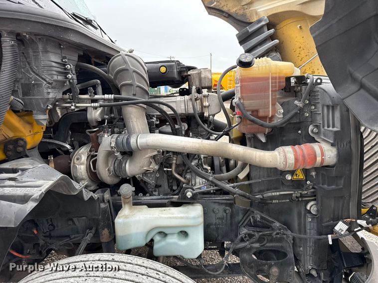 image for item FC4051 2023 International LT625 semi truck